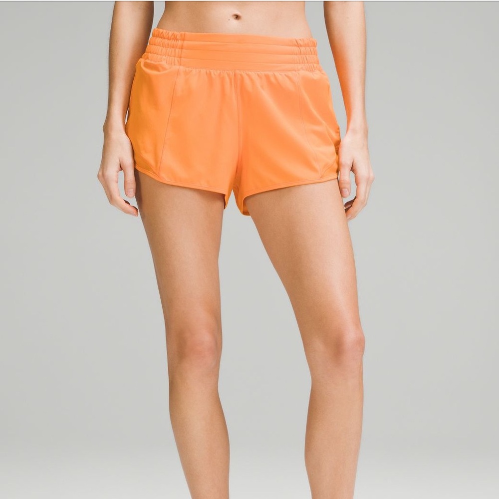 Lululemon High Rise 2.5 Hotty Hot shorts